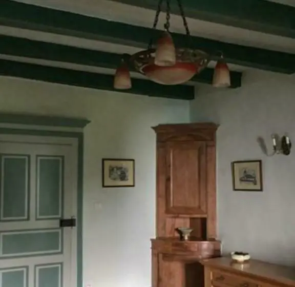 プールビュースタンダードルーム, Château De Sothonod