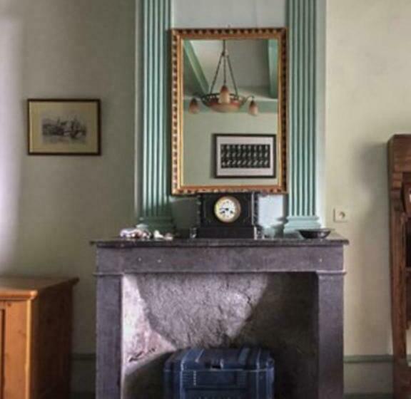 غرفة قياسية مطلّة علي حمام السباحة, Château De Sothonod