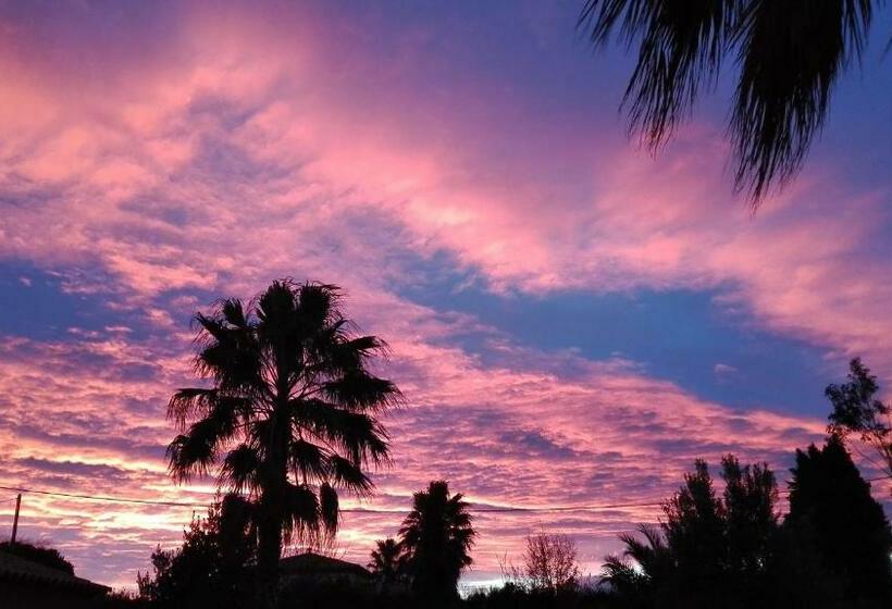 标准间内部标间, Mas Uranie