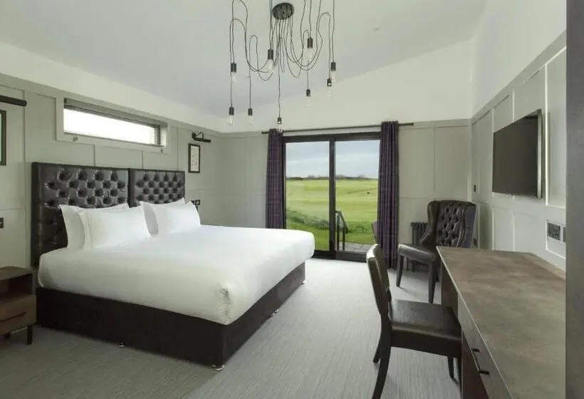 4ベッドルームアパートメント, Dundonald Links
