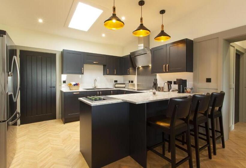 Апартаменты 4 Спальни, Dundonald Links
