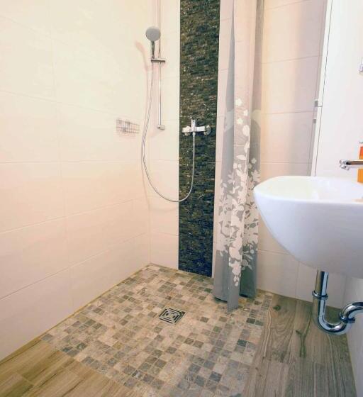 침실 1개 아파트, Pension Diener