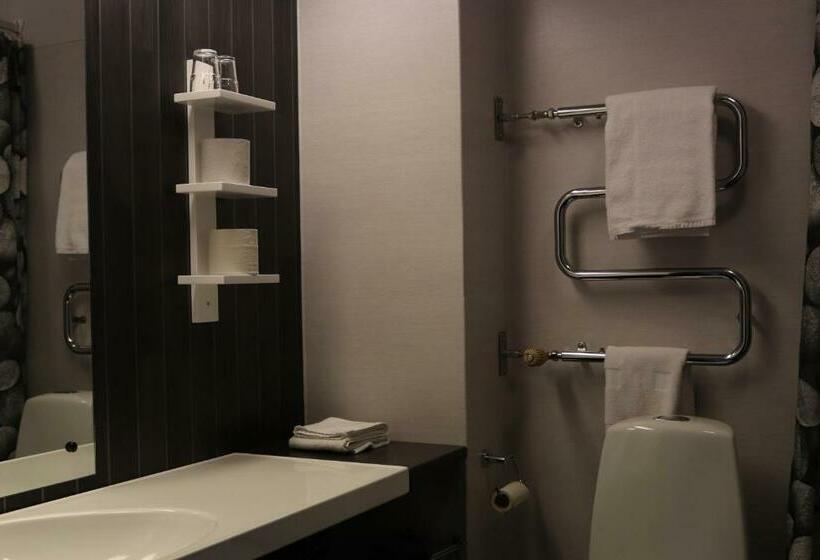 家庭间, L Tjamstan Malå