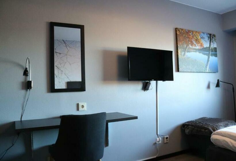 家庭间, L Tjamstan Malå