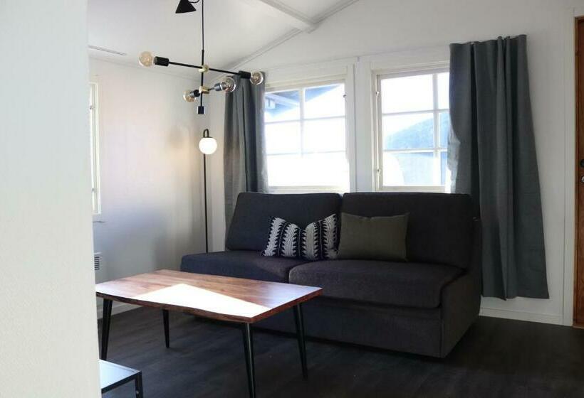 经典四人房间, L Tjamstan Malå