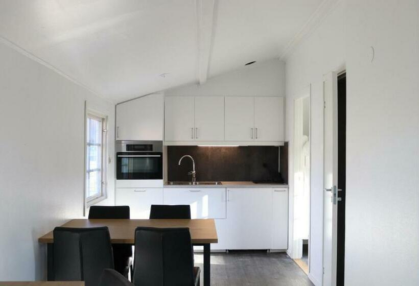 经典四人房间, L Tjamstan Malå