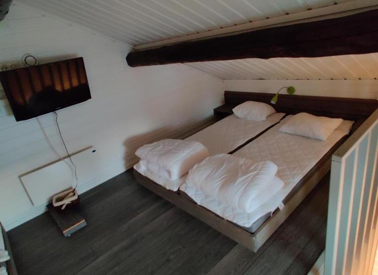 经济四人间 - 带共用浴室, L Tjamstan Malå