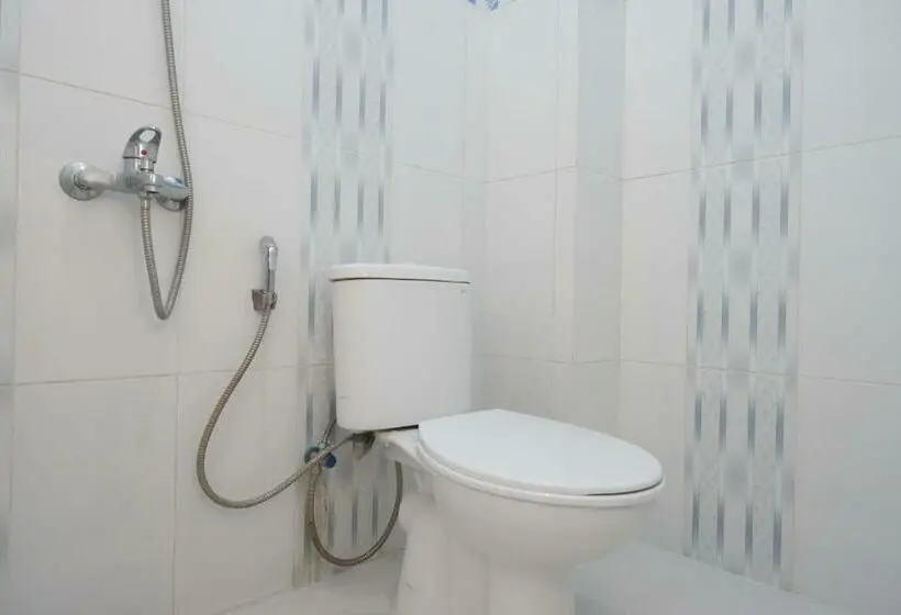 اتاق لوکس, Reddoorz Near Terminal Tirtonadi 2