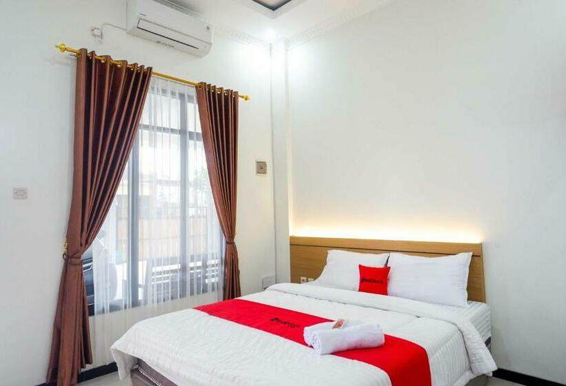 غرفة ديلوكس, Reddoorz Near Terminal Tirtonadi 2