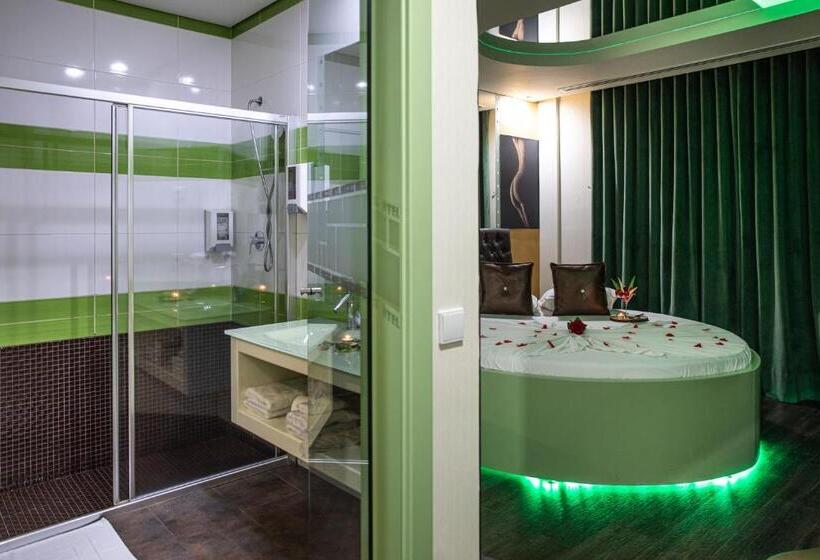 اتاق استاندارد, Motel Emoções