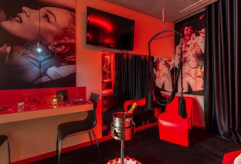 اتاق لوکس, Motel Emoções