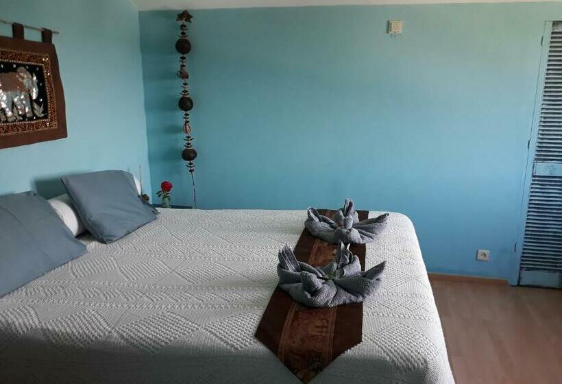 带共用浴室的标准房间, Bed Vue Sur Vallée De La Meuse Namur