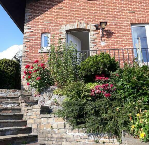 带共用浴室的标准房间, Bed Vue Sur Vallée De La Meuse Namur