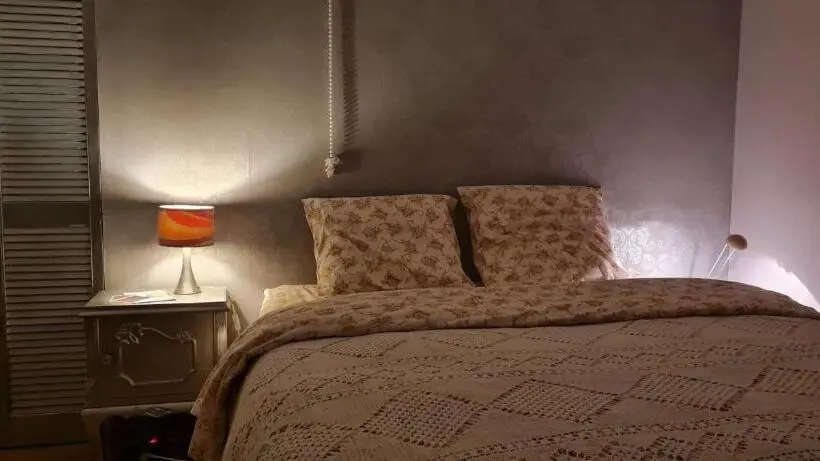 Villa 1 Makuuhuone, Bed Vue Sur Vallée De La Meuse Namur
