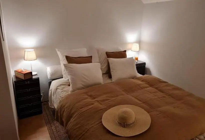 Villa 1 Makuuhuone, Bed Vue Sur Vallée De La Meuse Namur