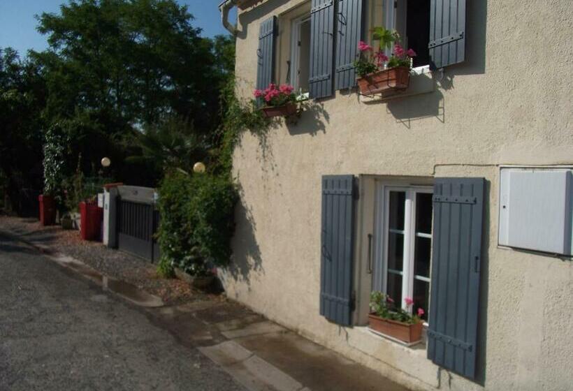 Номер Стандарт, Les Mésanges