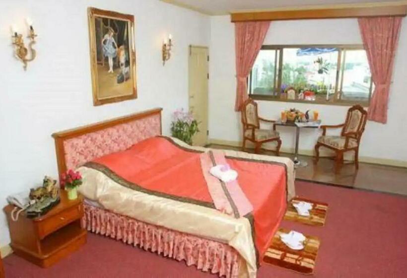 标准间, 13 Coins Bang Yai