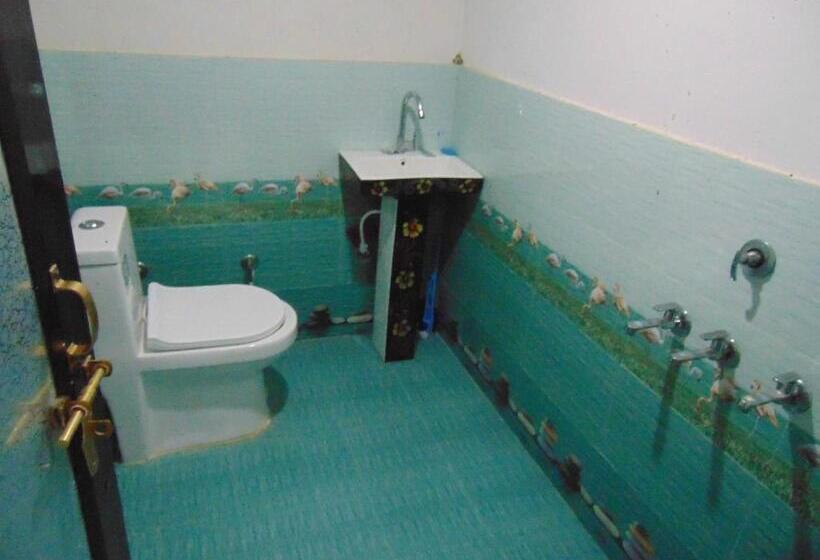 غرفة كلاسيكية ثلاثية, Spot On Up86