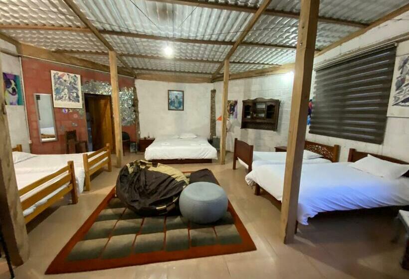 패밀리 방갈로, Tambo Quinde