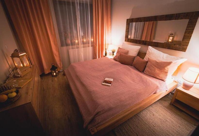 バスタブ付きスタンダードルーム, Vinné Sklepy Skalák