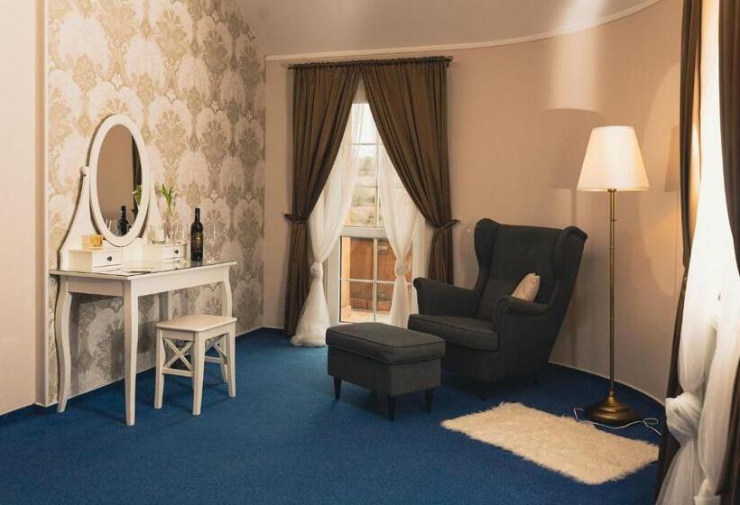 デラックスルーム, Vinné Sklepy Skalák