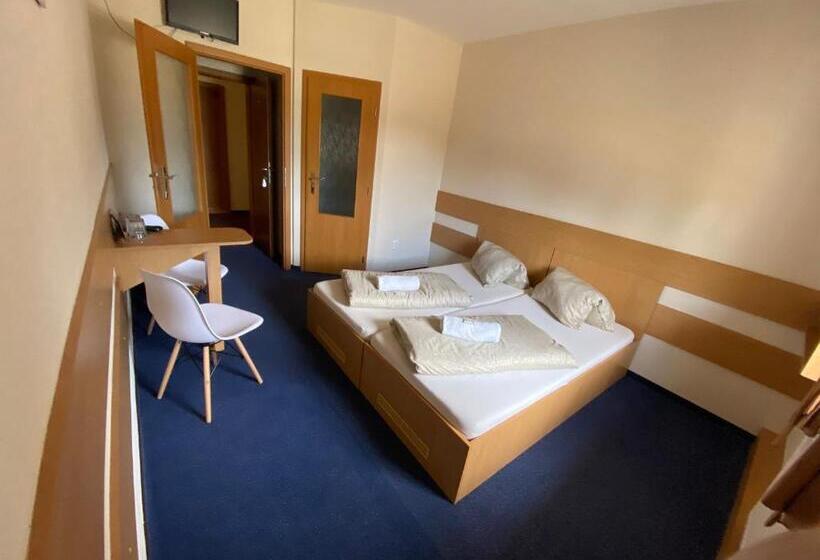 スタンダードルーム, Vinné Sklepy Skalák