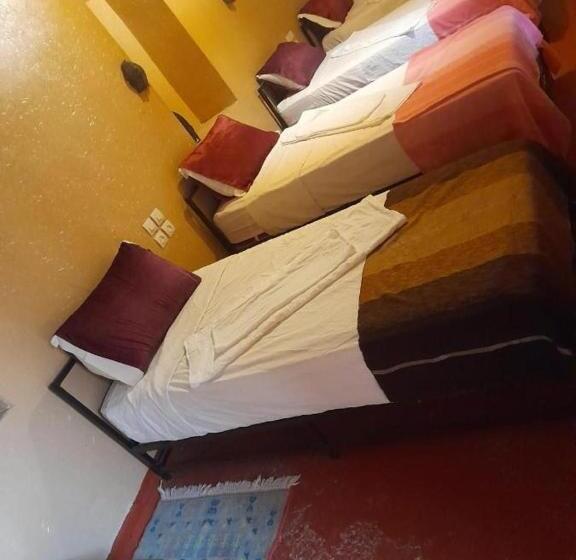 اتاق راحتی سه تخته, Gite D étape Nomade