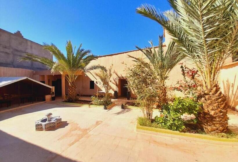 اتاق استاندارد چهار تخته, Gite D étape Nomade