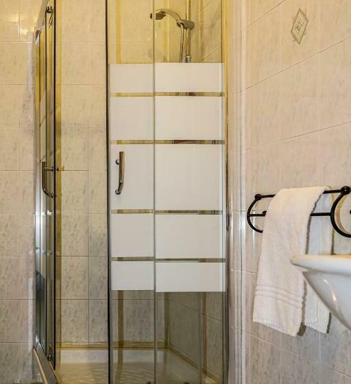 غرفة قياسية ثلاثية, La Locanda Degli Artisti