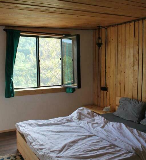 غرفة قياسية مطلة على الجبل, Kamis Guesthouse