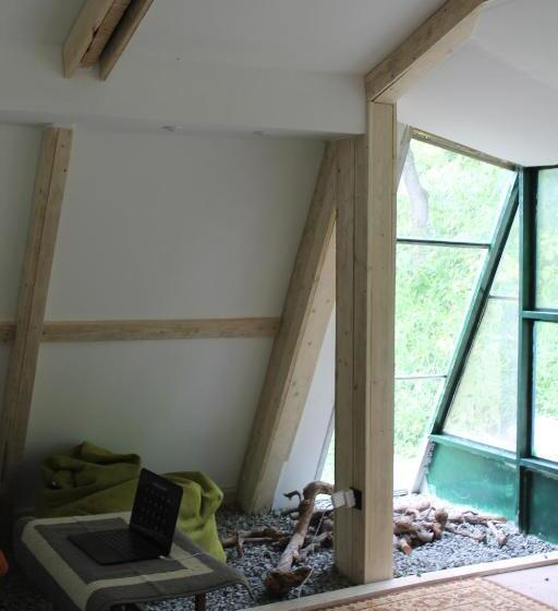 غرفة قياسية ثلاثية مزودة بشرفة, Kamis Guesthouse