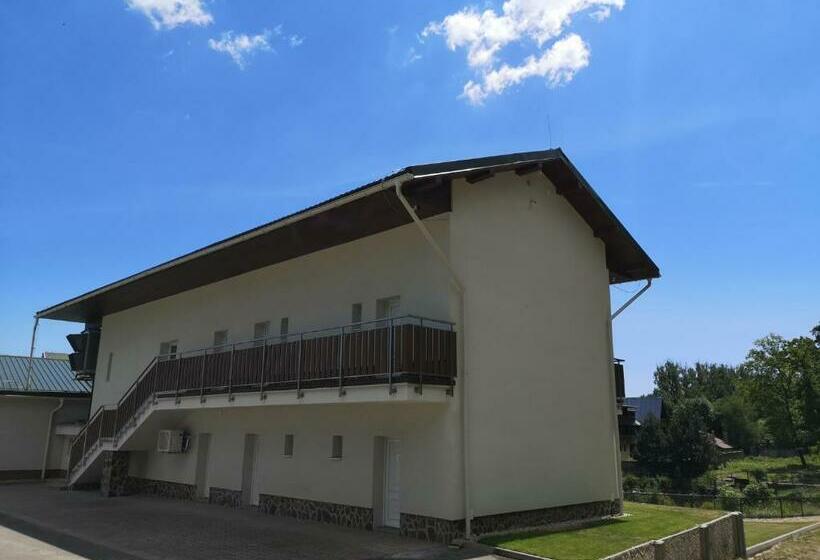 标准三人间, Biele Studničky Dargov