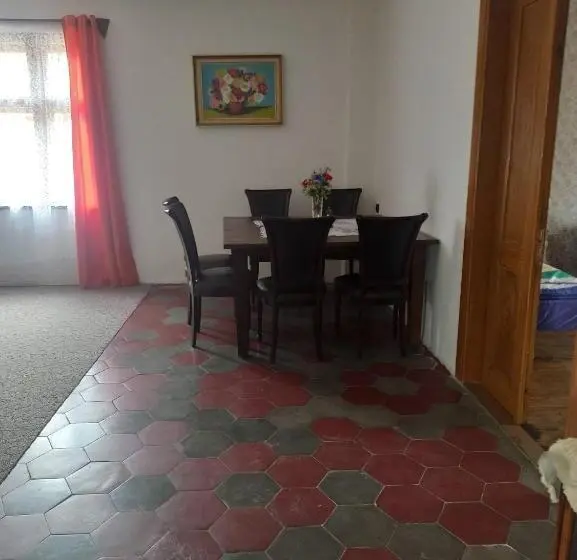 ２ベッドルームアパートメント, Apartmán Měňany