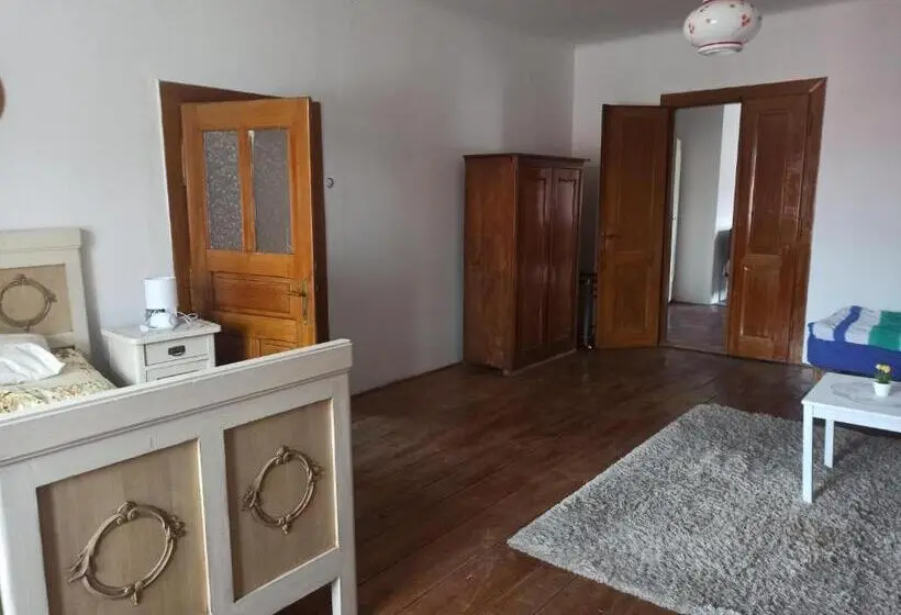 ２ベッドルームアパートメント, Apartmán Měňany