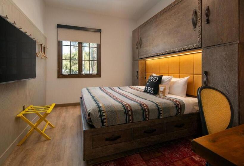 غرفة قياسية سرير كينج, Moxy Santa Barbara