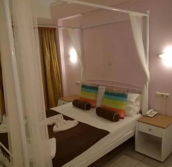 海の見える１ベッドルームアパートメント, Creta Suites
