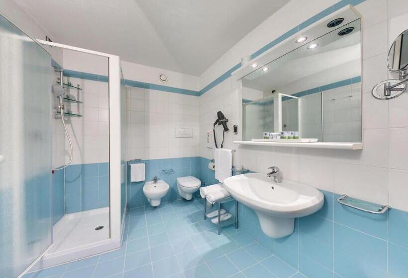 Номер Стандарт, Golf Hotel La Pinetina