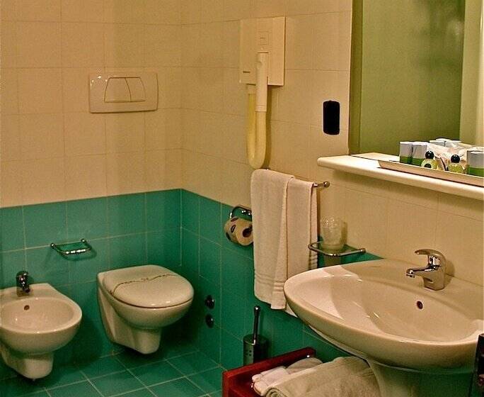 غرفة قياسية, Golf Hotel La Pinetina