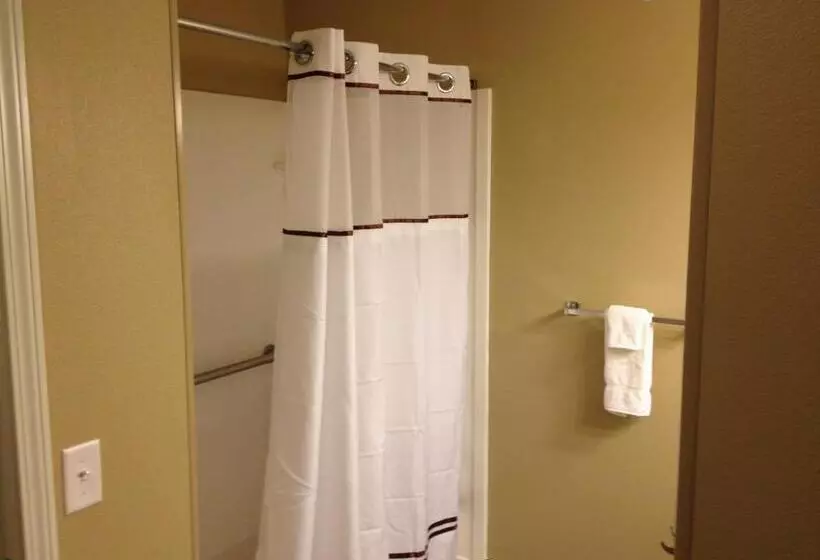 キングサイズベッドのデラックスルーム, Grandstay Hotel & Suites   Glenwood