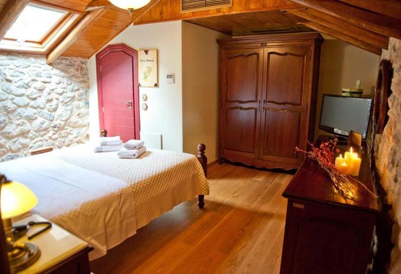 غرفة بريميوم, Archontiko Hatzipanayioti