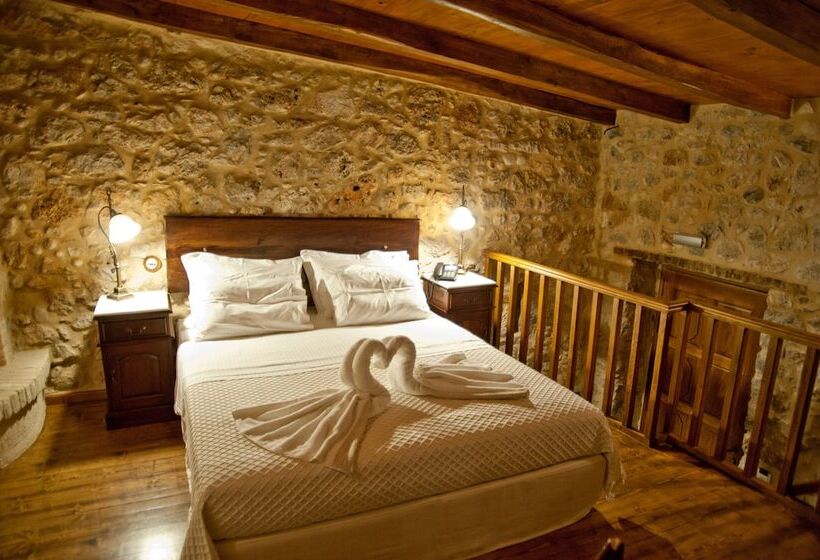 غرفة قياسية ثلاثية, Archontiko Hatzipanayioti