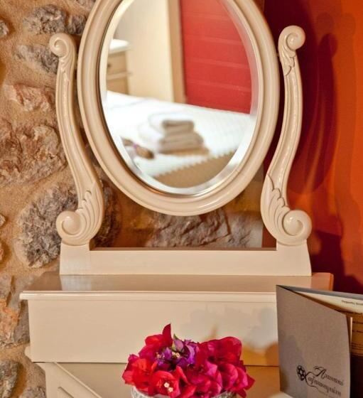 غرفة بريميوم, Archontiko Hatzipanayioti