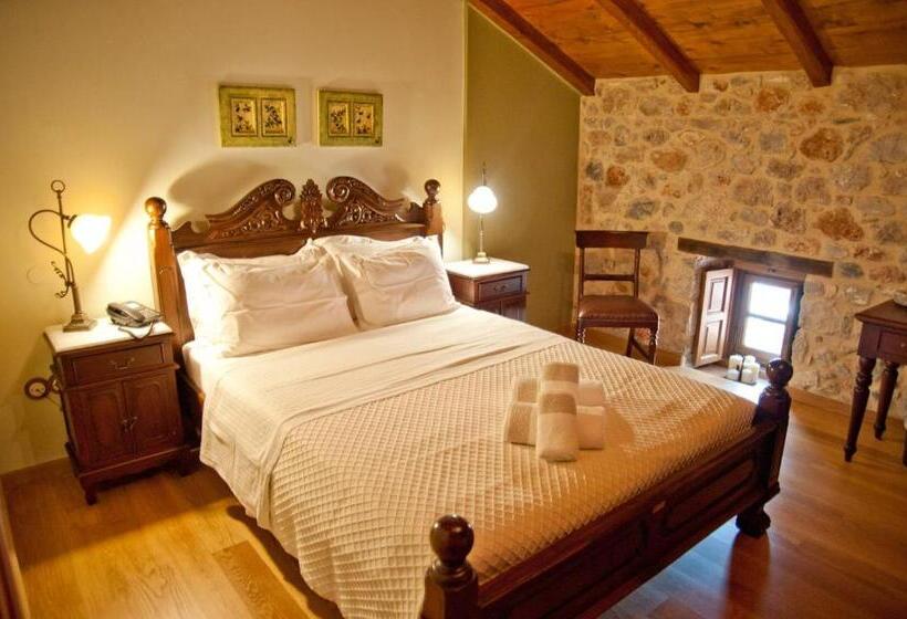 غرفة قياسية ثلاثية, Archontiko Hatzipanayioti