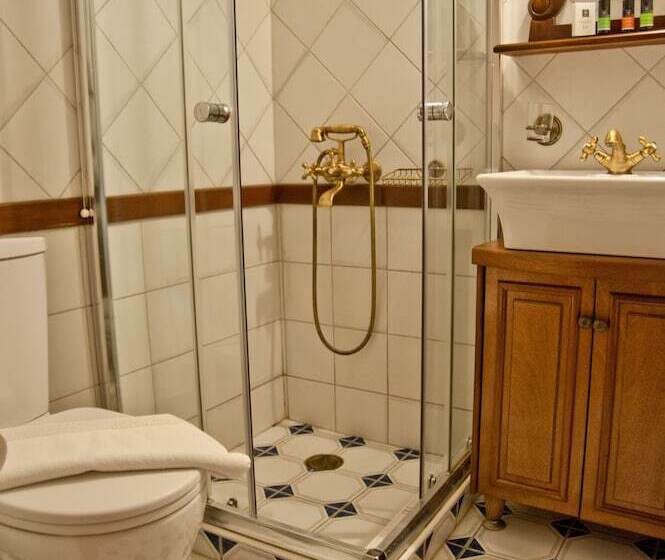 غرفة قياسية, Archontiko Hatzipanayioti