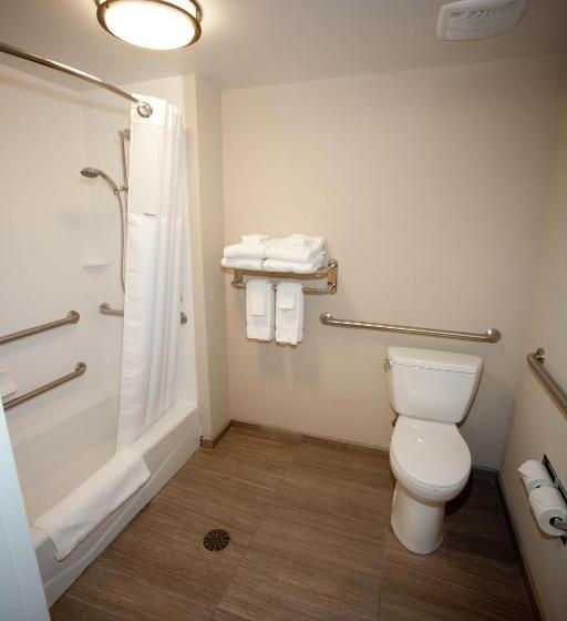 キングサイズベッドのスタンダードルーム, Baymont By Wyndham Erie