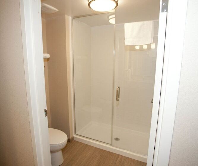 スイート, Baymont By Wyndham Erie