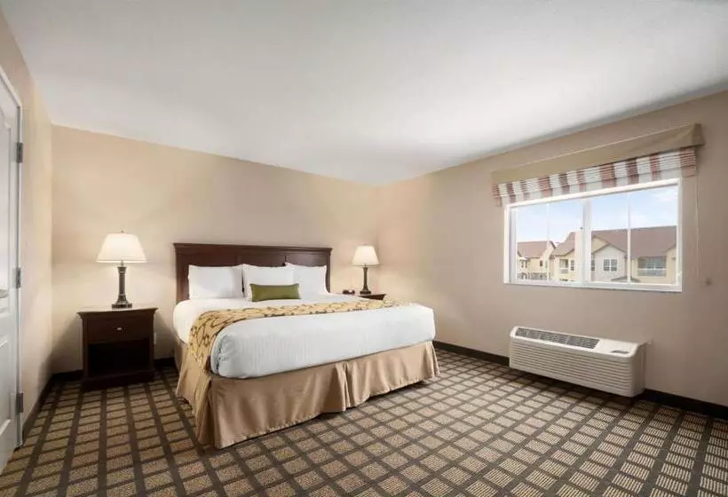 キングサイズベッドのスタンダードルーム, Baymont Inn & Suites By Wyndham Odessa