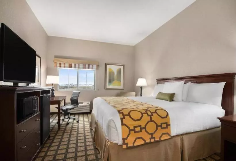 キングサイズベッドのスタンダードルーム, Baymont Inn & Suites By Wyndham Odessa