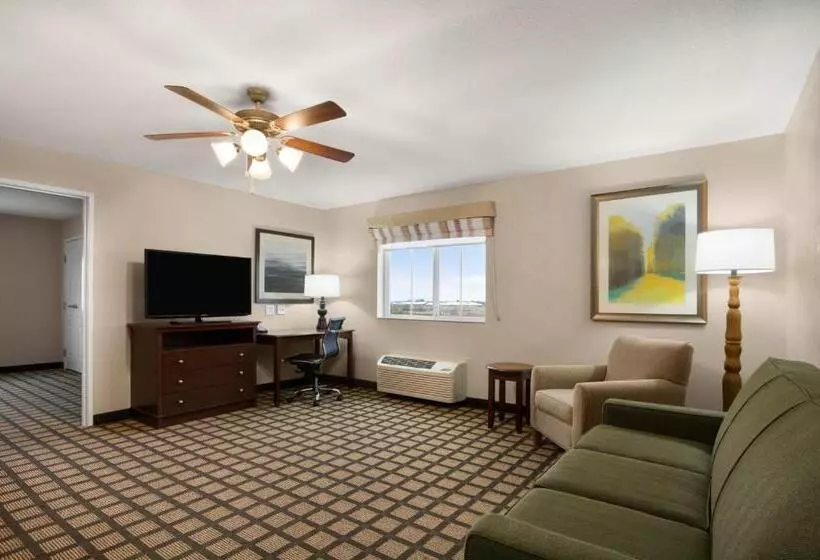 スイート, Baymont Inn & Suites By Wyndham Odessa