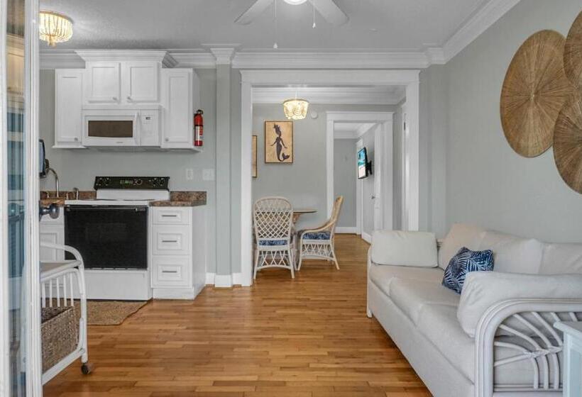 جناح, Carolina Beach Inn